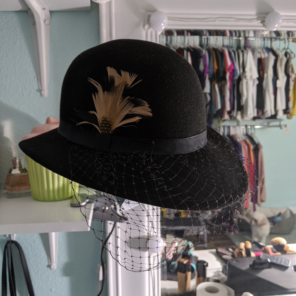 Wool hat with Veil